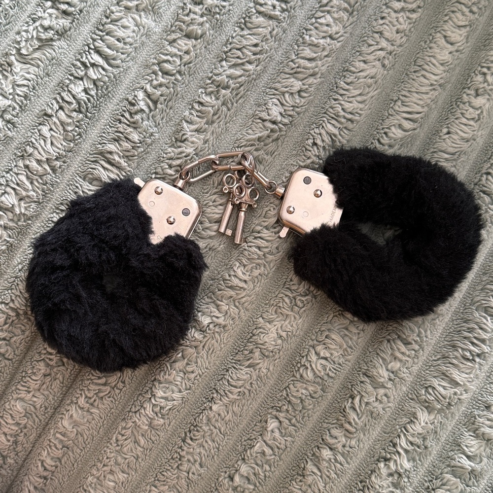 Black Furry Handcuffs with Keys Halloween Costume Playful